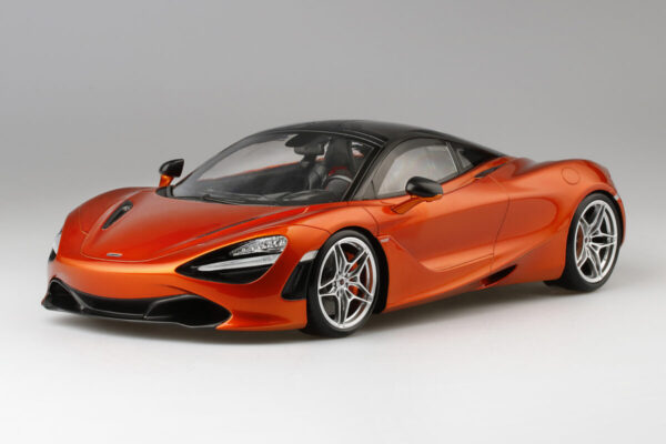 McLaren 720S Azores  escala 1:12  (40 cms)