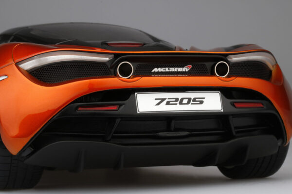 McLaren 720S Azores  escala 1:12  (40 cms) - Imagen 6