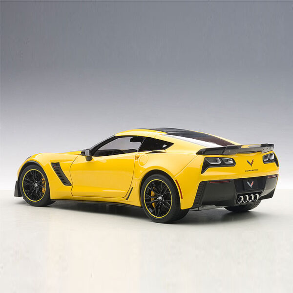 CHEVROLET CORVETTE C7 Z06 C7R EDITION (CORVETTE RACING YELLOW) - Imagen 3