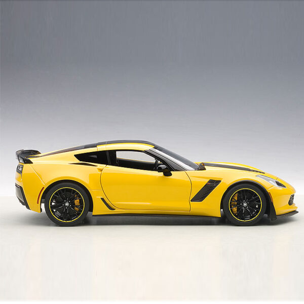 CHEVROLET CORVETTE C7 Z06 C7R EDITION (CORVETTE RACING YELLOW) - Imagen 4