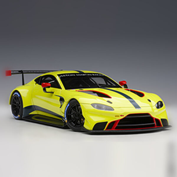 ASTON MARTIN VANTAGE GTE LE MANS PRO 2018 PRESENTATION CAR