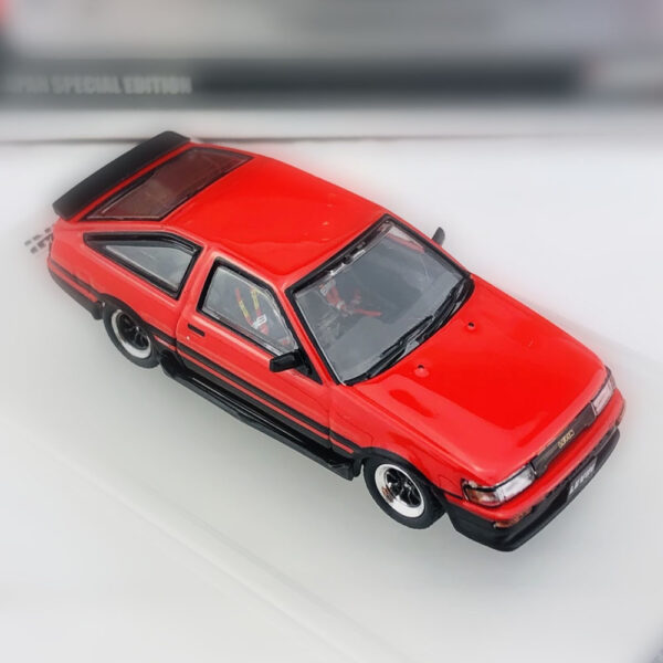 1:64 TOYOTA COROLLA AE86 Levin 1985 Red (Japan Special) - Imagen 2