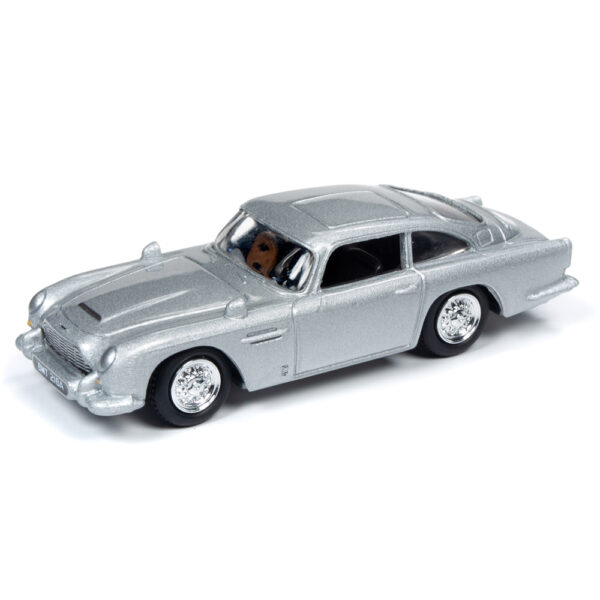 Skyfall Tin Display w/Car