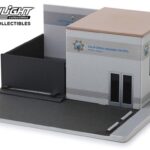 Estacion Policia - California Highway Patrol Mechanic's Corner Series 5 1:64