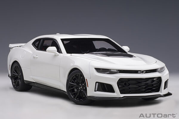 CHEVROLET CAMARO ZL1 2017 (SUMMIT W1HITE)