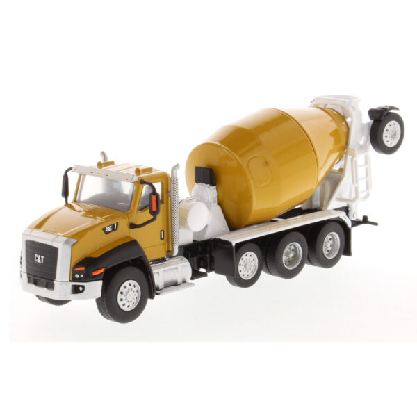 Caterpillar CT660 McNeilus Bridgemaster Concrete-Mixer