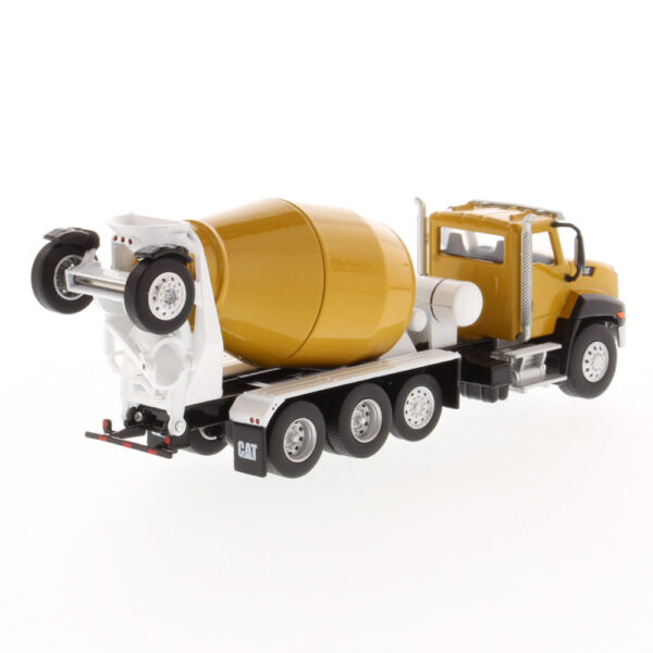 Caterpillar CT660 McNeilus Bridgemaster Concrete-Mixer - Imagen 2