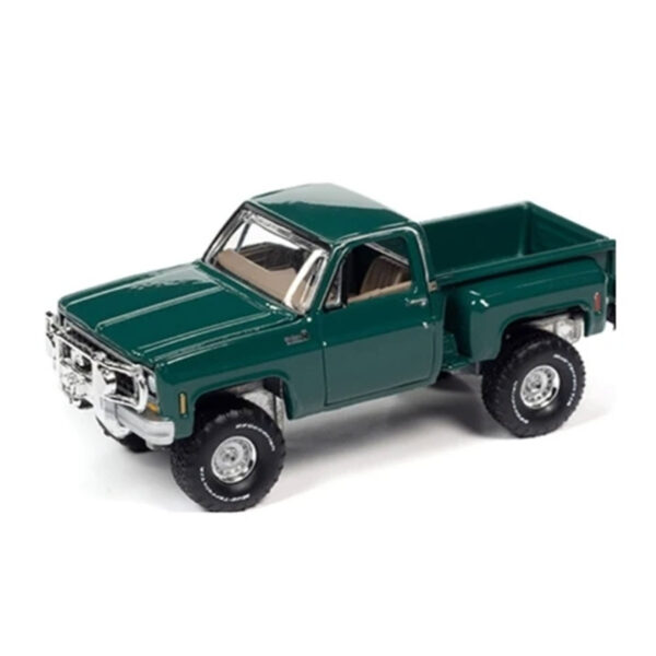 Chevy Custom Deluxe 1980  Green 1:64