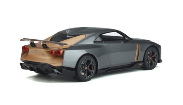 NISSAN GTR 50 BY ITALIAN DESIGN 2018 GT300 1:18 - Imagen 2