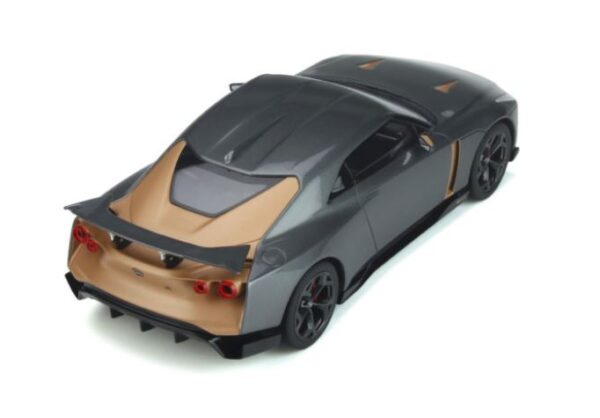 NISSAN GTR 50 BY ITALIAN DESIGN 2018 GT300 1:18 - Imagen 6