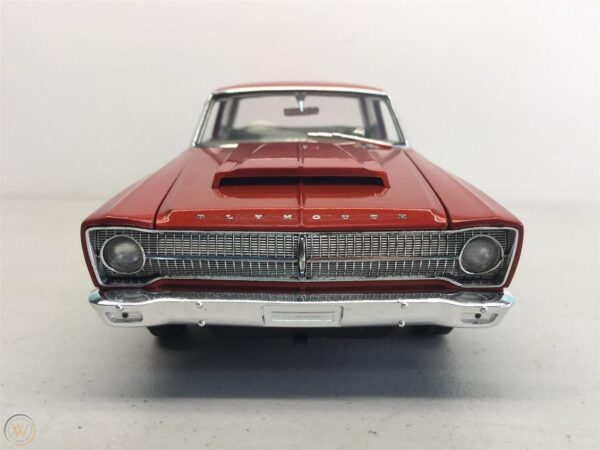 PLYMOUTH BELVEDERE 1:18 - Imagen 2