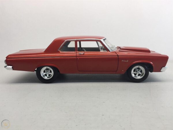 PLYMOUTH BELVEDERE 1:18 - Imagen 3