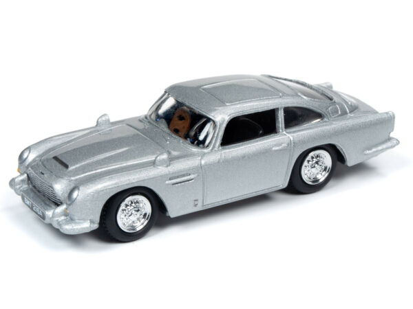 James Bond Aston Martin DB5 Skyfall metal Tin Display 1:64 - Imagen 3