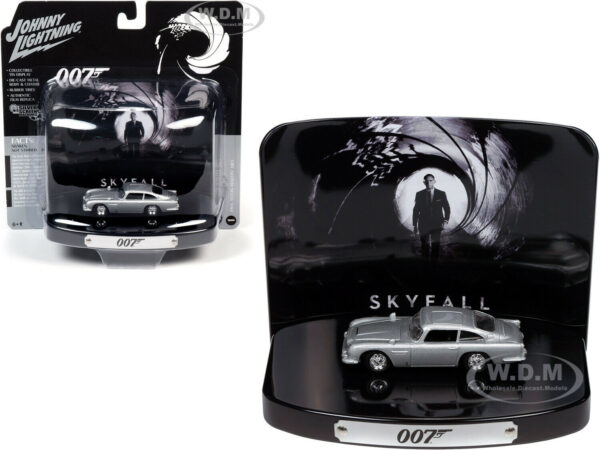 James Bond Aston Martin DB5 Skyfall metal Tin Display 1:64