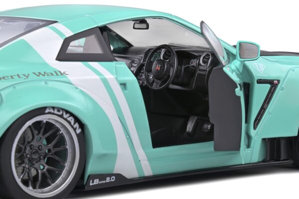 NIssan GT-R (R35) W/ Liberty Walk Body Kit 2.0 Green 2020 - Imagen 4